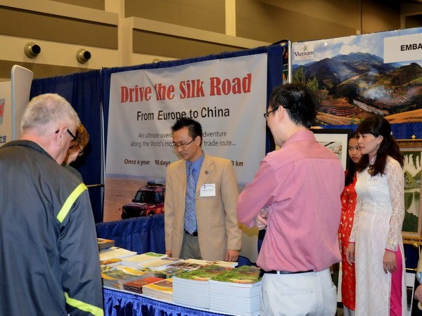 ភ្ញៀវទេសចរអន្តរជាតិលើកសរសើរភាពស្រស់ស្អាតរបស់វៀតណាម។